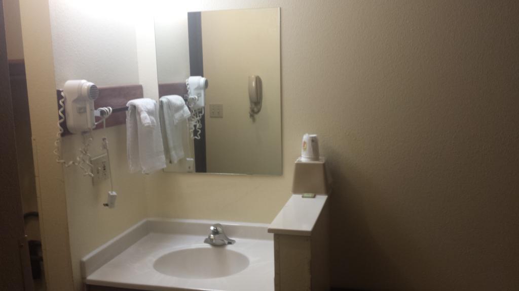 Super 8 By Wyndham Rawlins Wyoming Motel Buitenkant foto