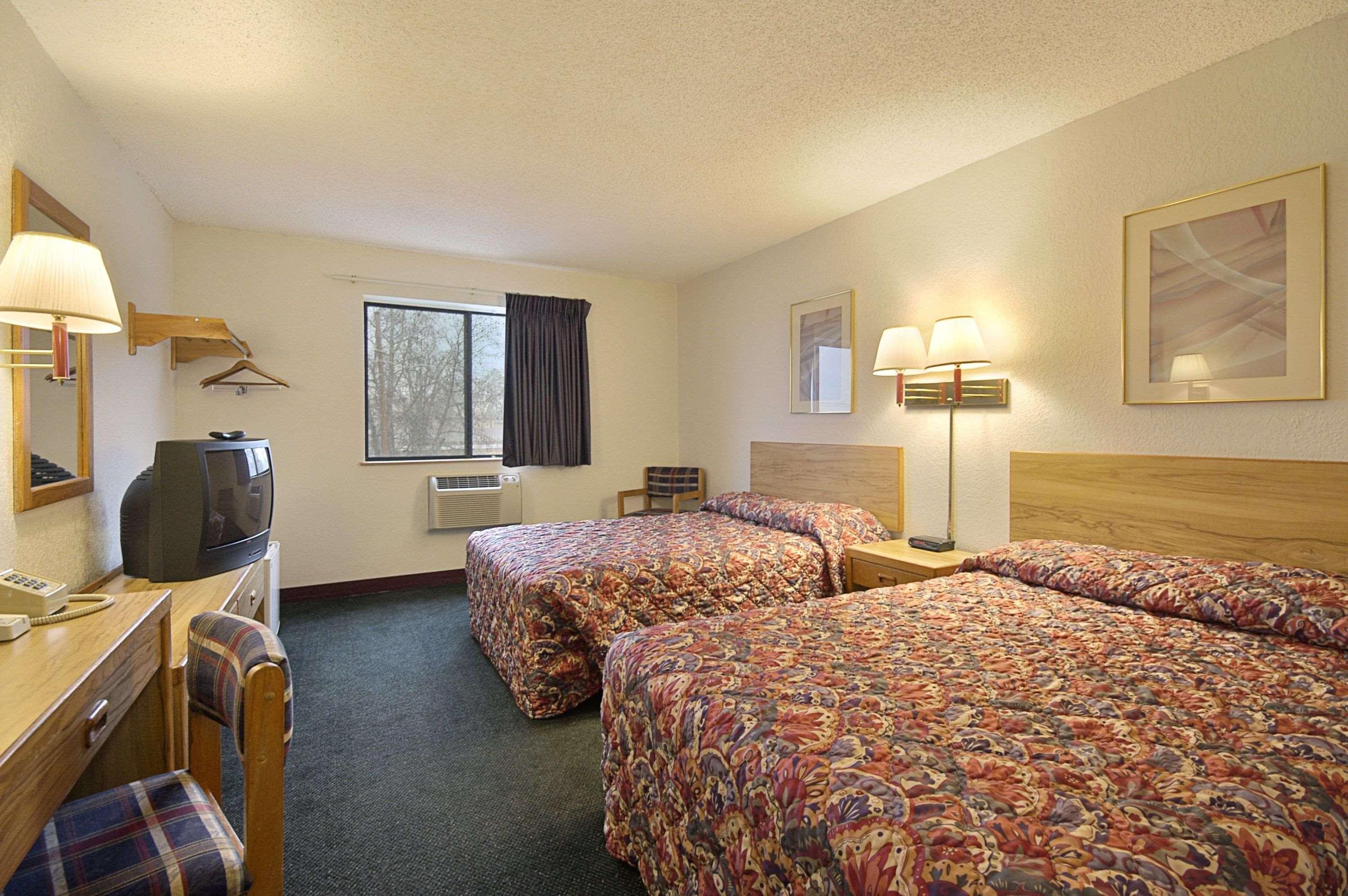 Super 8 By Wyndham Rawlins Wyoming Motel Buitenkant foto