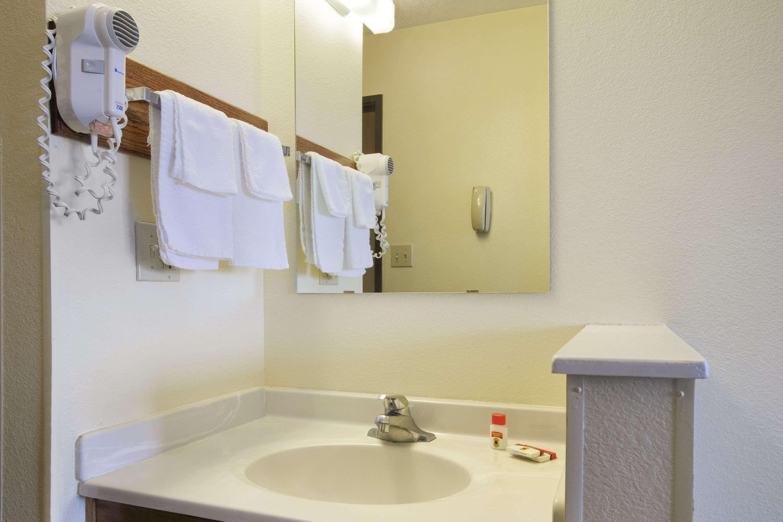 Super 8 By Wyndham Rawlins Wyoming Motel Buitenkant foto
