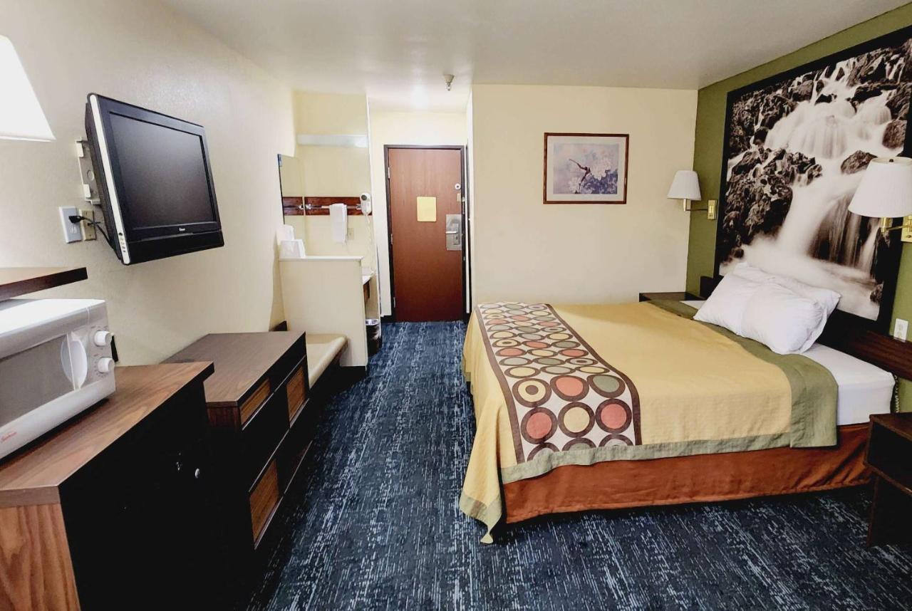 Super 8 By Wyndham Rawlins Wyoming Motel Buitenkant foto