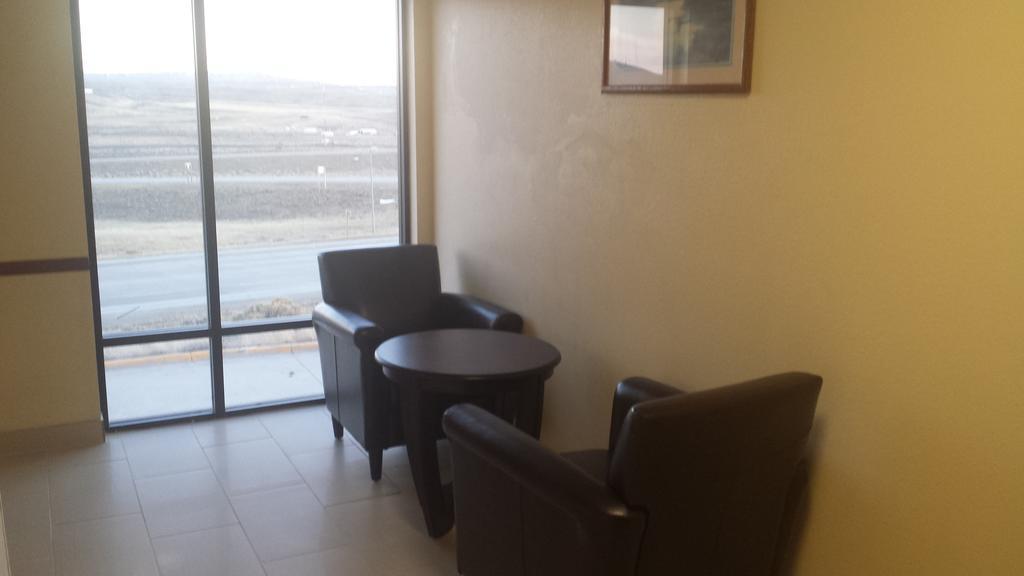 Super 8 By Wyndham Rawlins Wyoming Motel Buitenkant foto